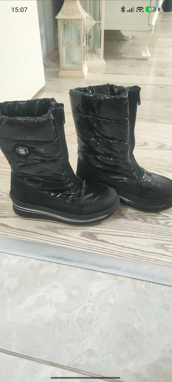 Siyah Parlak Şişme Bot — görsel 2/2