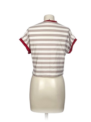 m Beden Diğer T-shirt %70 İndirimli.