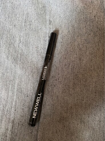 Newwel eyeliner