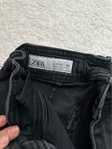 Zara Zara Marka 11:12 yaş kız çocuk kot pantolonu