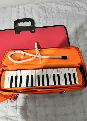Renkli Melodika Beyaz Tuşlu