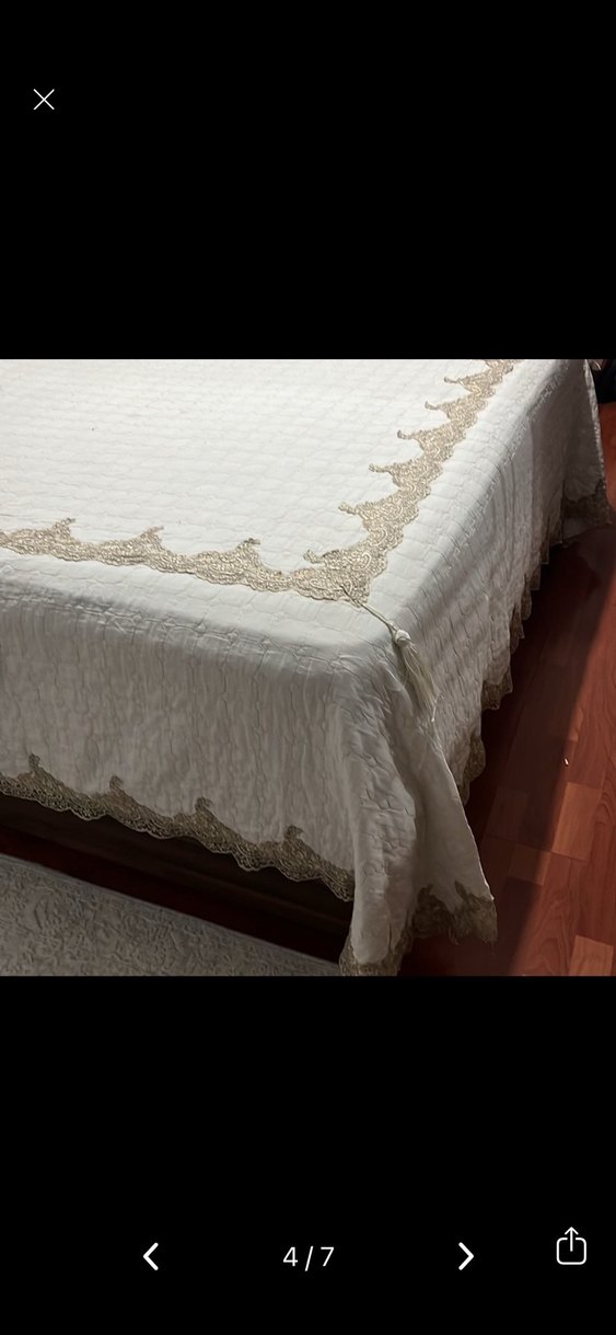 İşlemeli Beyaz Parlak Yatak Örtüsü - Görsel 3