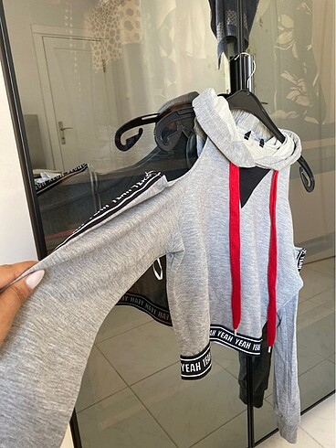 s Beden Omuz açık sweatshirt
