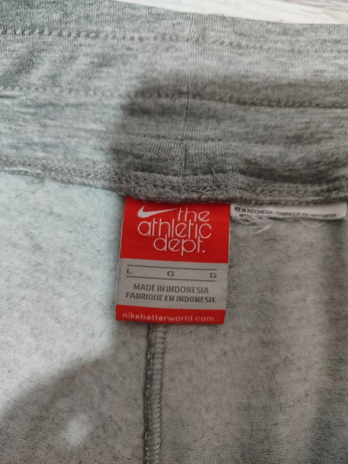 Nike Gri Rahat Kesim Mini Şort - Görsel 3