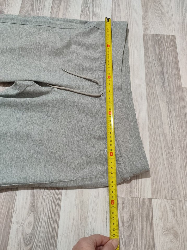 Nike Gri Rahat Kesim Mini Şort - Görsel 4