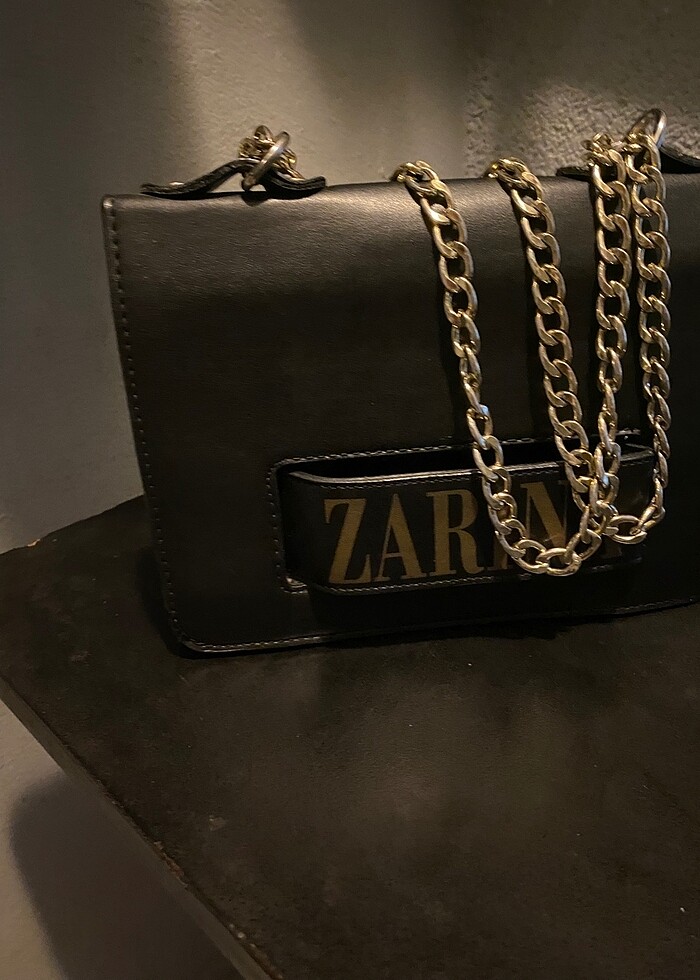 Zincirli deri bayan çantası - Görsel 4