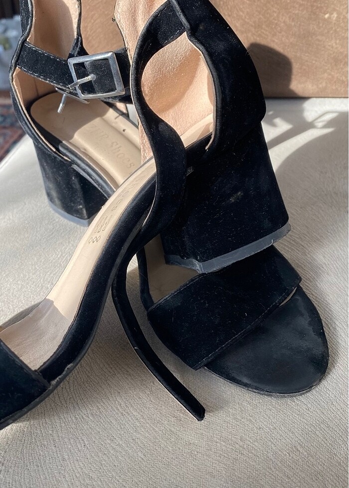 Bilekten bağlamalı topuklu ayakkabı - Görsel 2