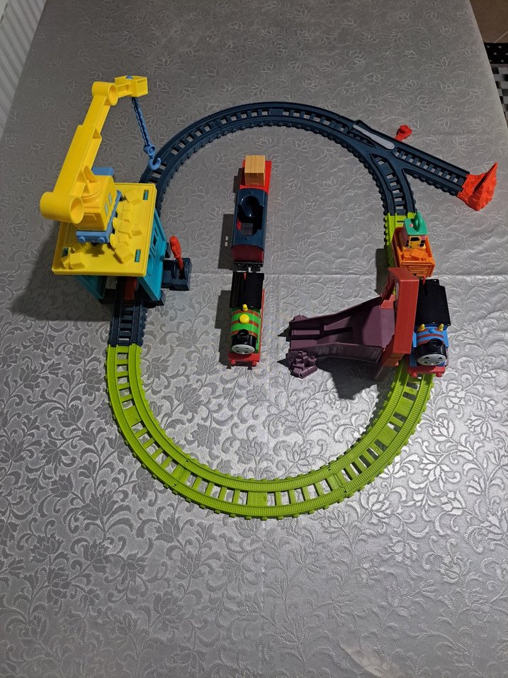 Renkli Oyuncak Tren Seti (Thomas ve Arkadaşları) - Görsel 2