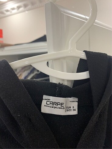 s Beden Siyah Desenli Carpe Hırka