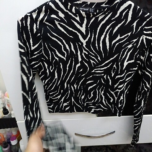 s Beden siyah Renk Ambar meşhur desenli crop