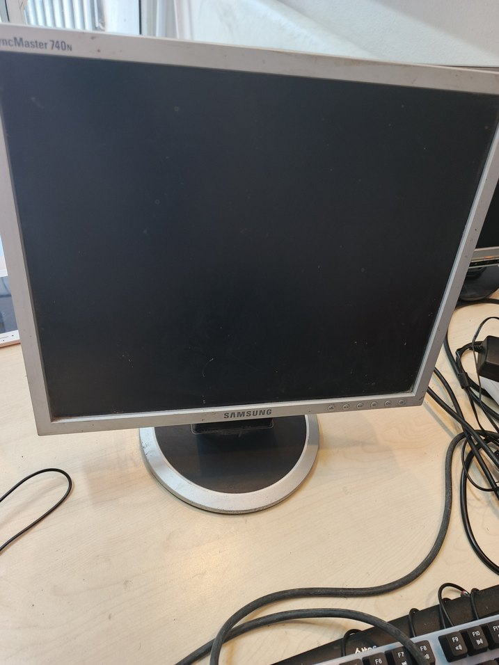 Gri LG Monitör 2 adet ekranlar sağlam kendı arzalı - Görsel 2