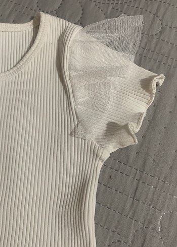 Kız Çocuk Beyaz Fırfırlı Kısa Kollu Bluz - Görsel 3