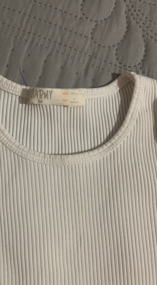 Kız Çocuk Beyaz Fırfırlı Kısa Kollu Bluz - Görsel 2