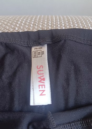 Suwen Siyah kısa tayt