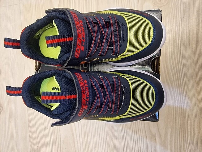 24 Beden Orijinal skechers Çoçuk