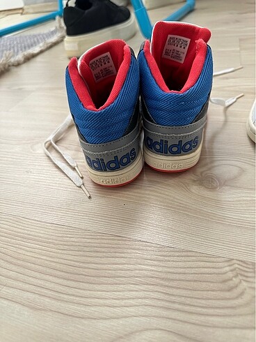 30 Beden Adidas spor ayakkabı
