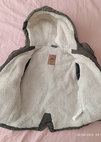 LC Waikiki Kapüşonlu Erkek Çocuk Polar Mont