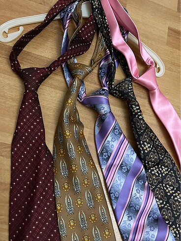  Beden çeşitli Renk Beş adet kravat