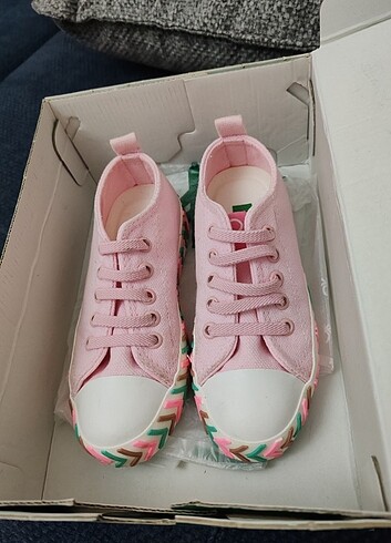 BENETTON CONVERSE TİPİ PEMBE BEZ AYAKKABI 29 NUMARA