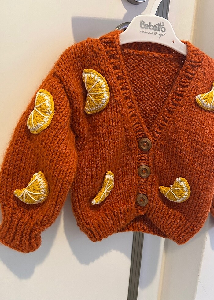 Üç boyutlu portakallı turuncu bebek örme hırka - Görsel 2