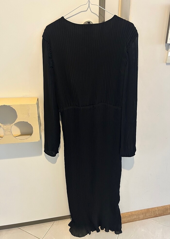 Trendyol milla siyah pileli gece elbisesi - Görsel 4