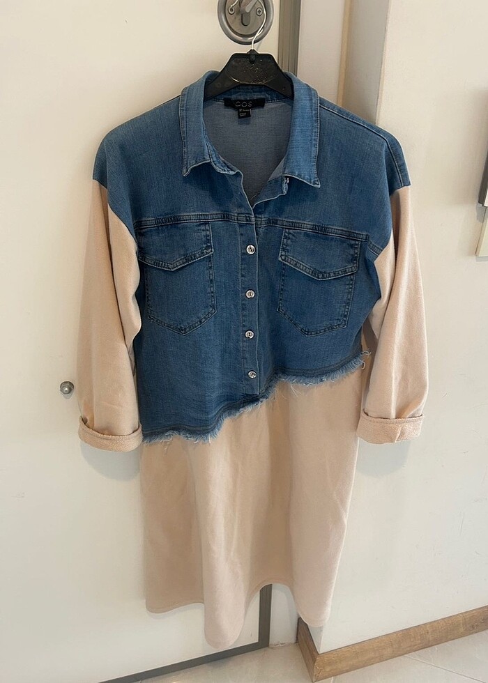 Cos kot detaylı bej düğmeli sweat elbise - Görsel 3