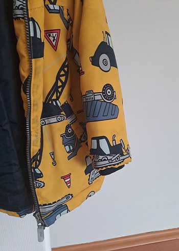 Sarı Baskılı Erkek Çocuk Mont - Görsel 5