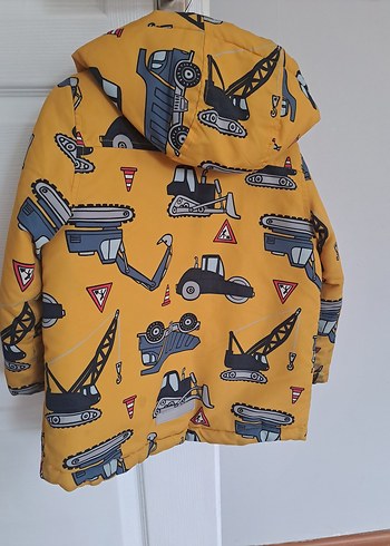 Sarı Baskılı Erkek Çocuk Mont - Görsel 3