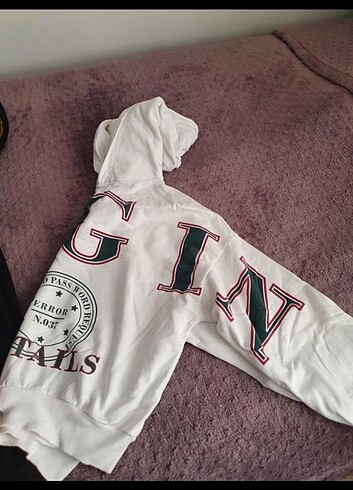 Zara Sweatshirt