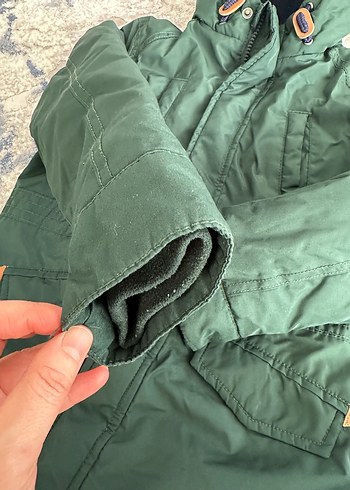 Erkek Çocuk Koyu Yeşil Kapüşonlu Mont - Görsel 4