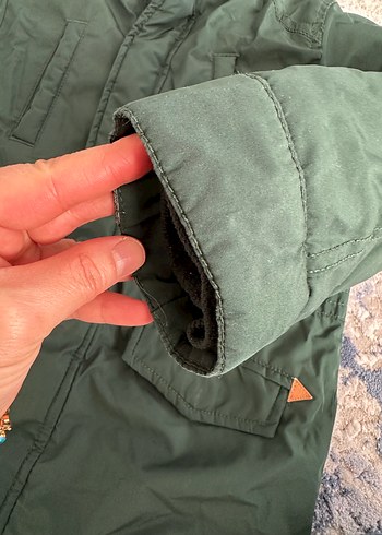 Erkek Çocuk Koyu Yeşil Kapüşonlu Mont - Görsel 3