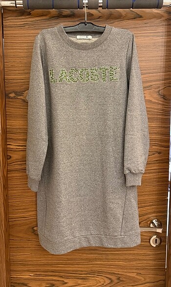 Lacoste elbise