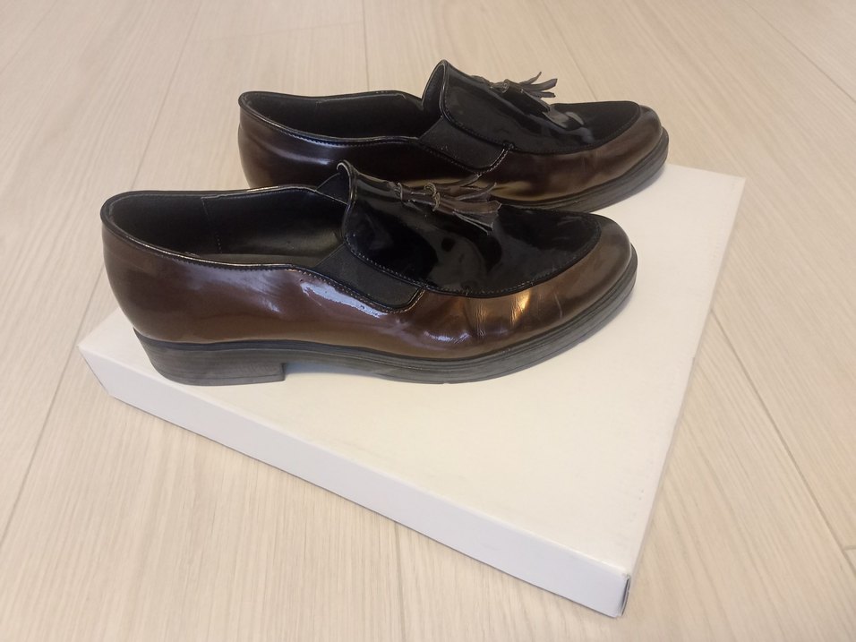 Parlak Kahverengi Püsküllü Blok Topuklu Klasik Ayakkabı - Görsel 5