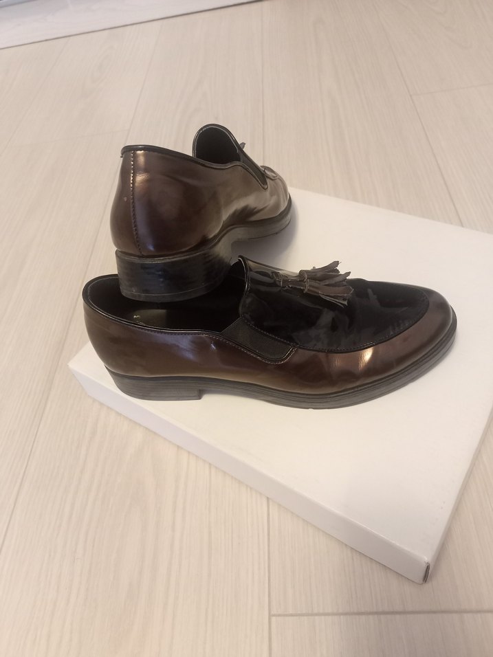 Parlak Kahverengi Püsküllü Blok Topuklu Klasik Ayakkabı - Görsel 4