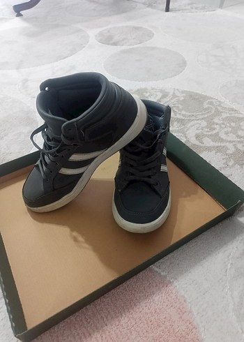 Gri Yandan Çizgili Spor Ayakkabı - Görsel 4