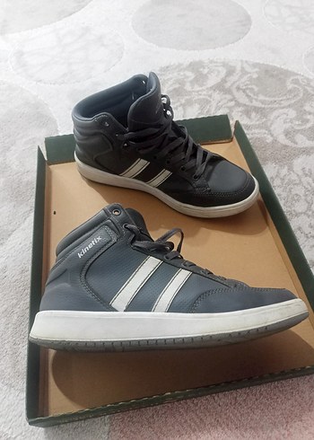 Gri Yandan Çizgili Spor Ayakkabı - Görsel 2