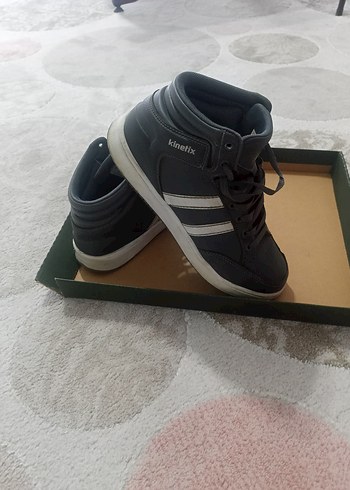 Gri Yandan Çizgili Spor Ayakkabı - Görsel 6