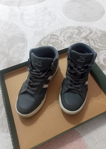 Gri Yandan Çizgili Spor Ayakkabı - Görsel 3