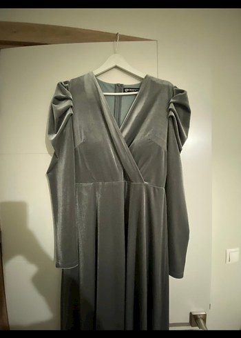 Gri Uzun Drapeli V Yaka Kadın Elbise - Görsel 2