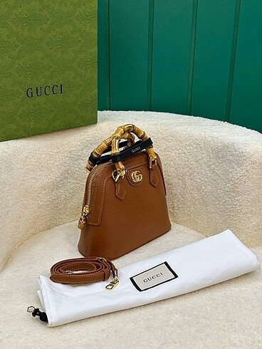 Gucci diana bamboo