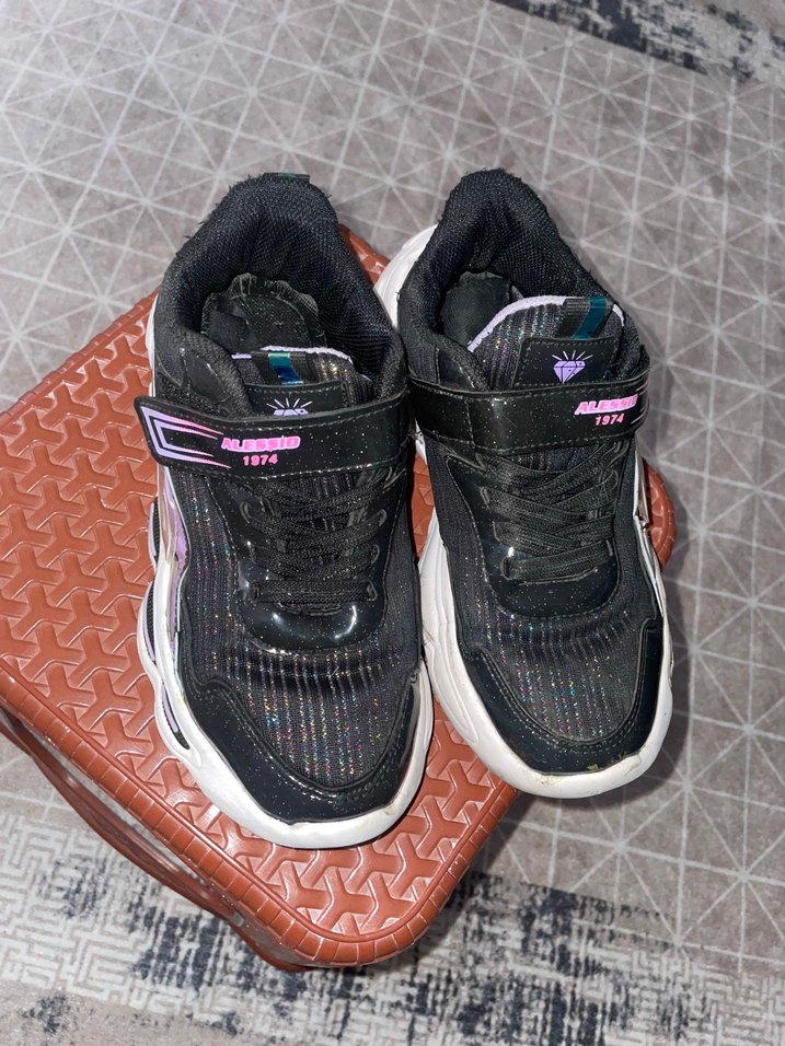 Kız Çocuk Siyah Bağcıklı Cırtlı Spor Ayakkabı - Görsel 3