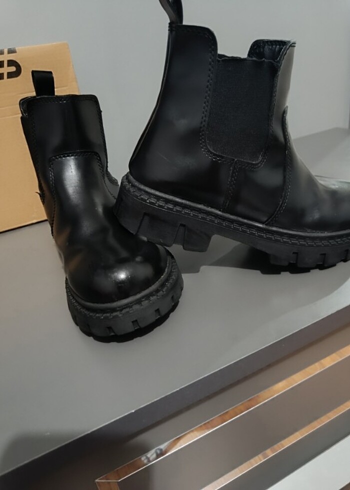 Kız çocuk bot  - Görsel 2