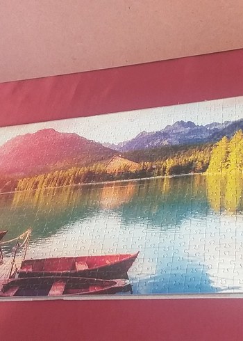 Beden Renk Kırmızı Göl ve Dağ Temalı Puzzle