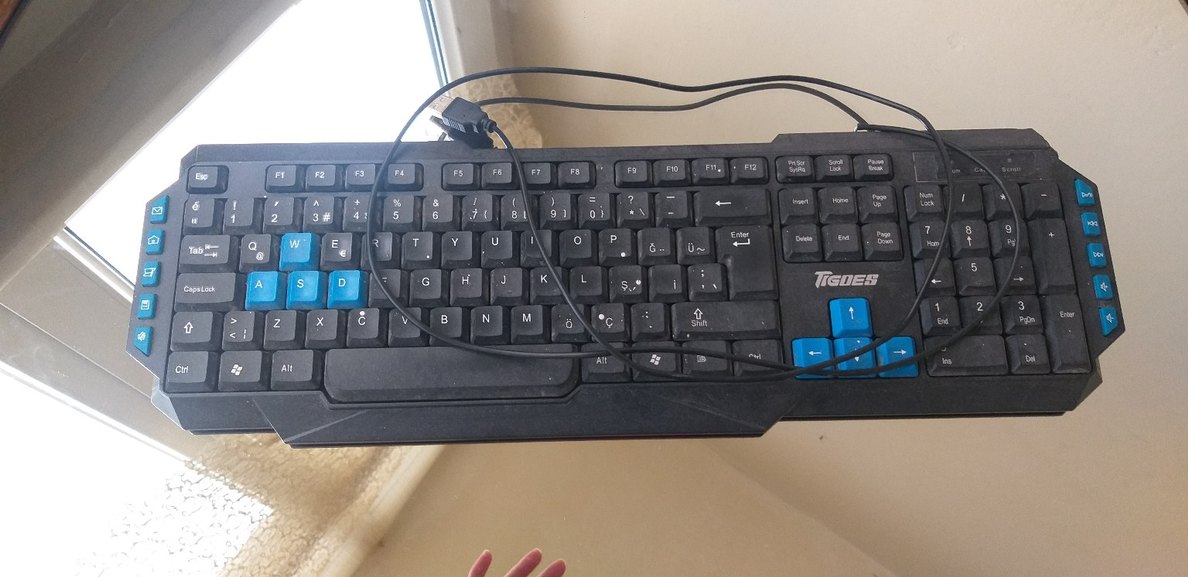 Mavi Detaylı TGDES Kablolu Klavye - Görsel 2