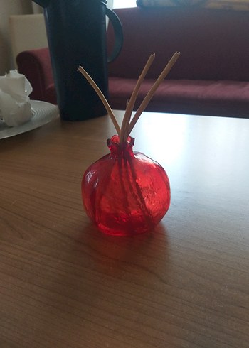 Küçük Kırmızı Cam Vazo - Görsel 3