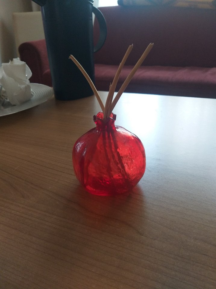 Küçük Kırmızı Cam Vazo - Görsel 3