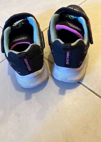 33 Beden Skechers müzik çalan model
