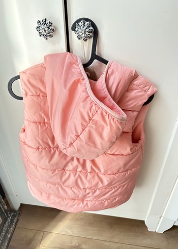 Kız Çocuk Pembe Kapüşonlu Fermuarlı Yelek - Görsel 5