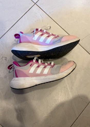 34 Beden Adidas Pembe Bağcıklı Spor Ayakkabı
