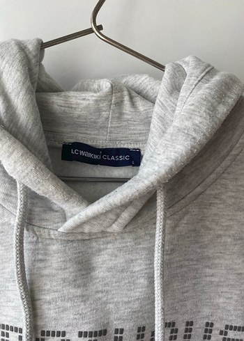 l Beden Gri Pul Detaylı Kapüşonlu Sweatshirt iki kol arası 58 boy 70